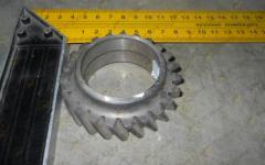 Шестерня масляного насоса средняя (Euro 2/Euro 3) VG14070061