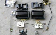 Замок двери в сборе (комплект) HOWO WG1642341001