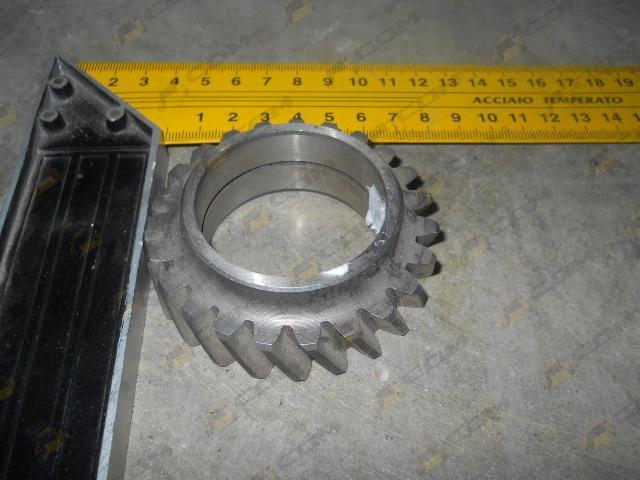 Шестерня масляного насоса средняя (Euro 2/Euro 3) VG14070061 VG14070061/614070061