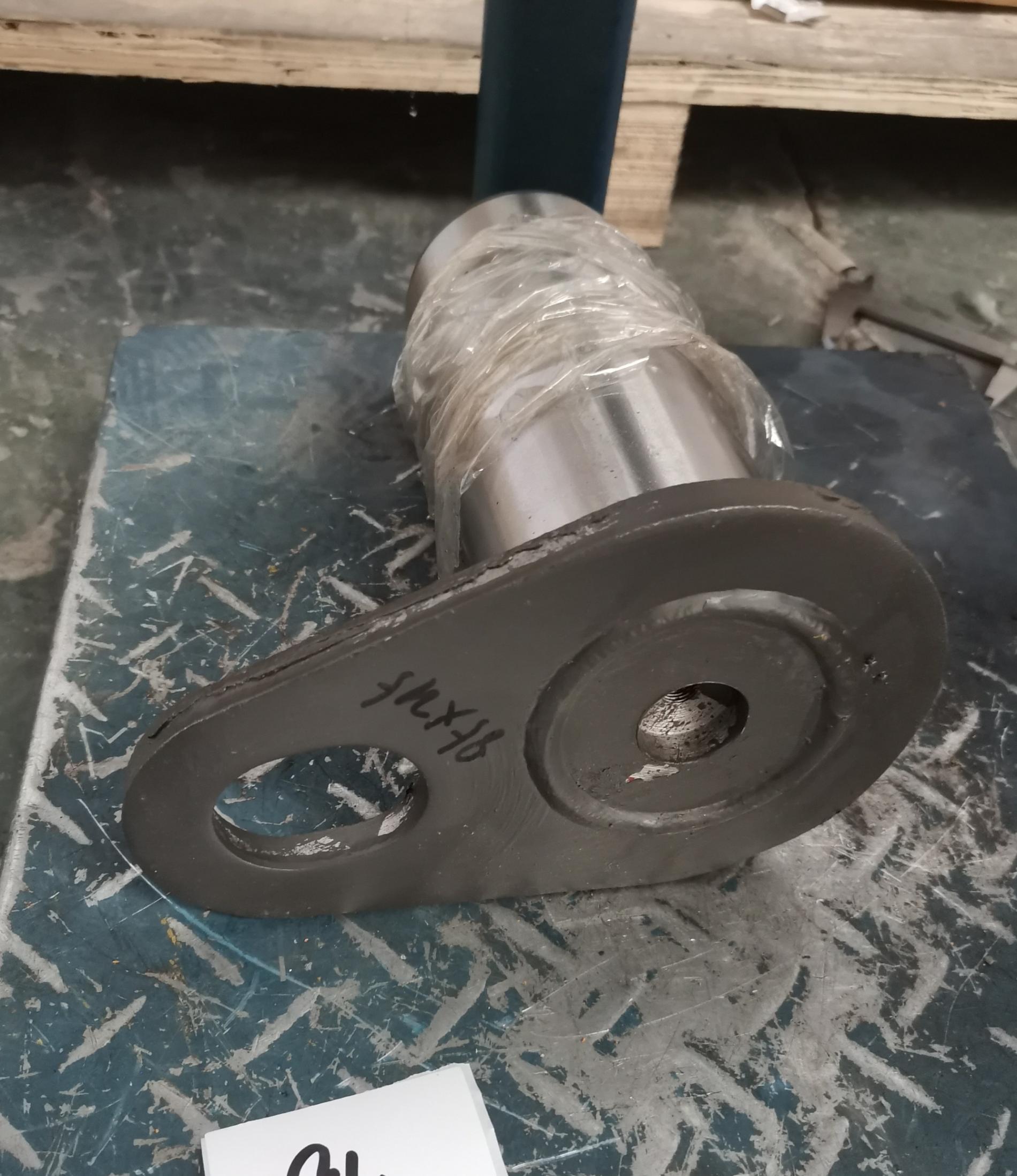 Палец гидроцилиндра стрелы передний SDLG956 85х115х215 4043000278