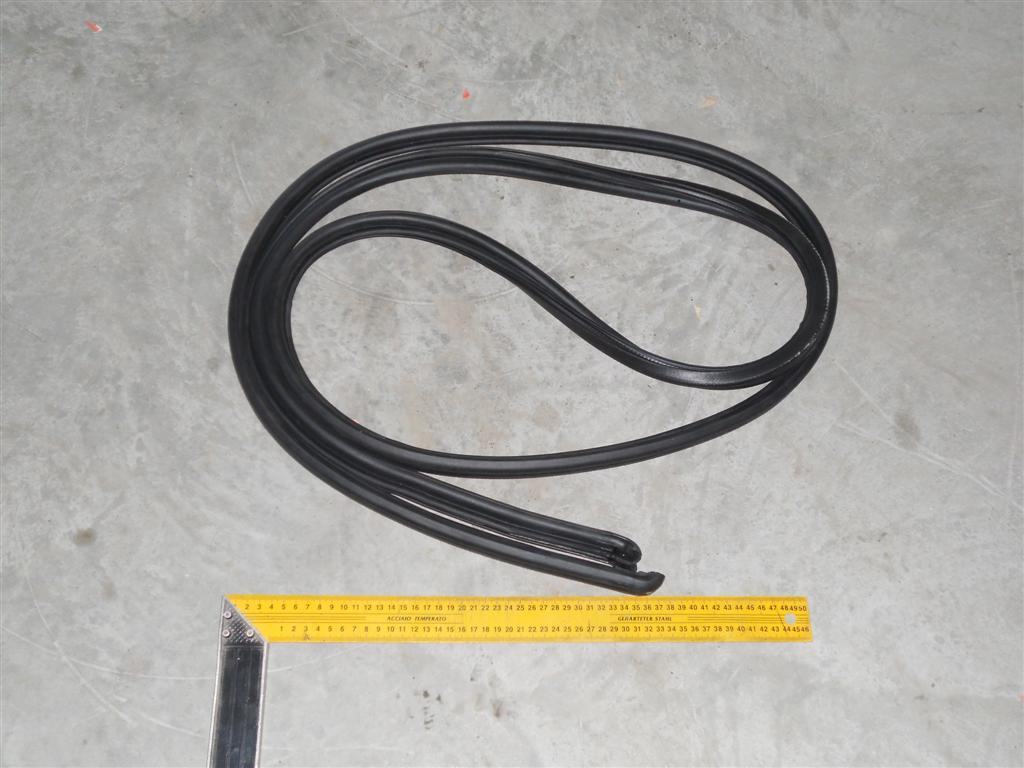 Уплотнение лобового стекла Solar 300LC-V 162-00025A