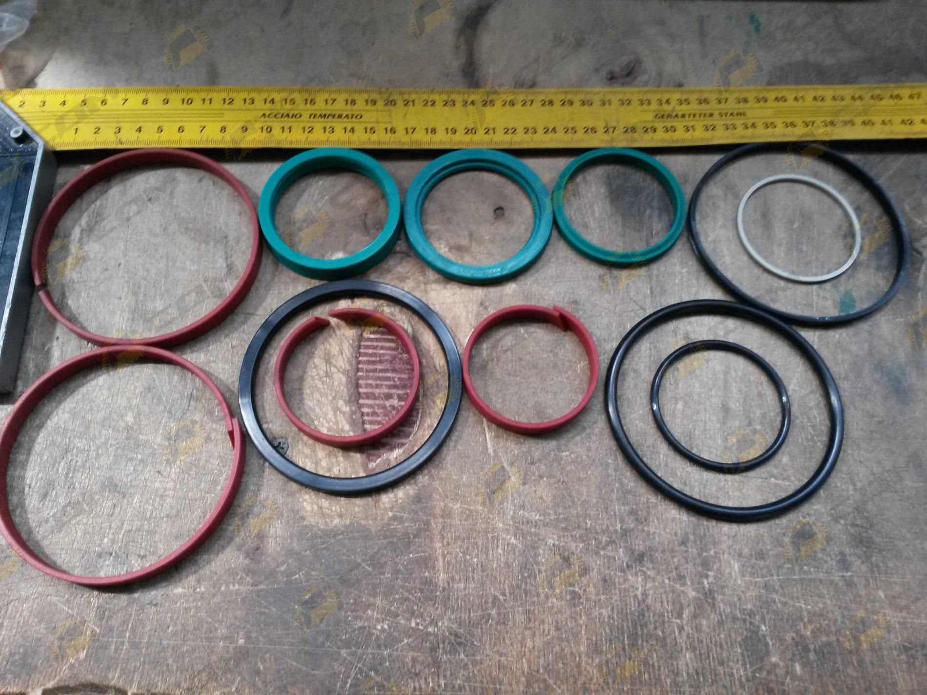 Ремкомплект цилиндра поворота CDM855 55х65