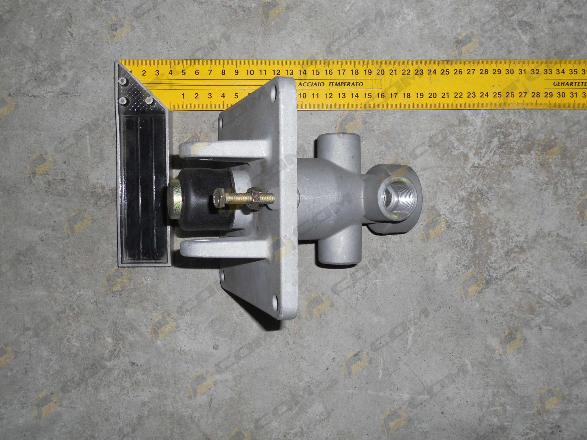 Кран тормозной CDM855 LG853.08.09