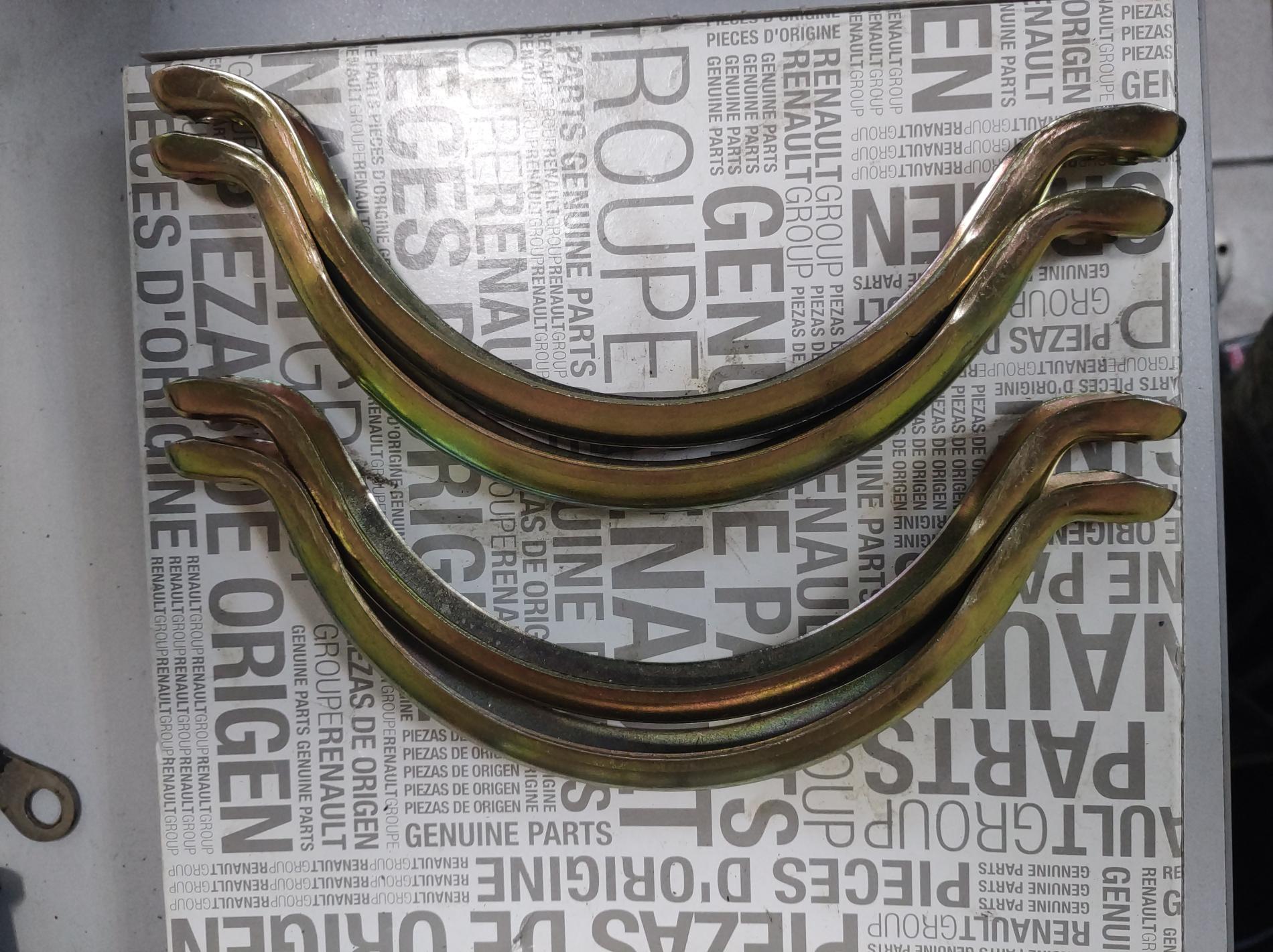 Хомут гофры глушителя (2 полукольца) Howo WG9725540009