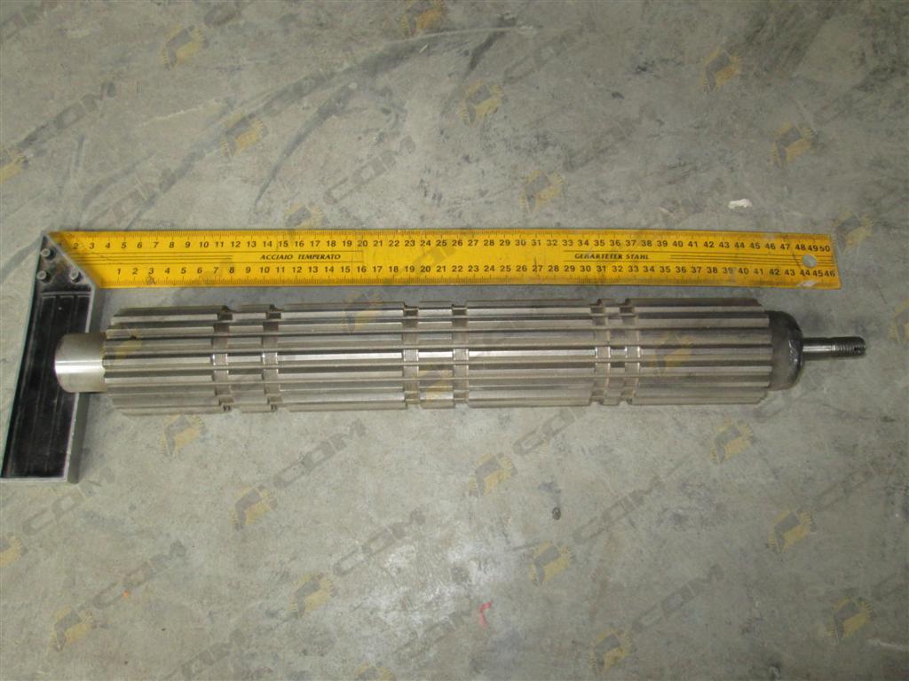 Вал вторичный КПП HW18709 HOWO WG2203040102