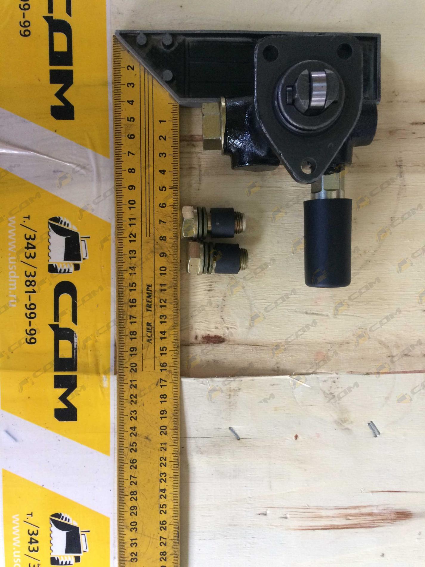 Насос топливо-подкачивающий низкого давления (ТННД) Yuchai YC6B125 / YC6108 330-1111030-179 330-1111140-179