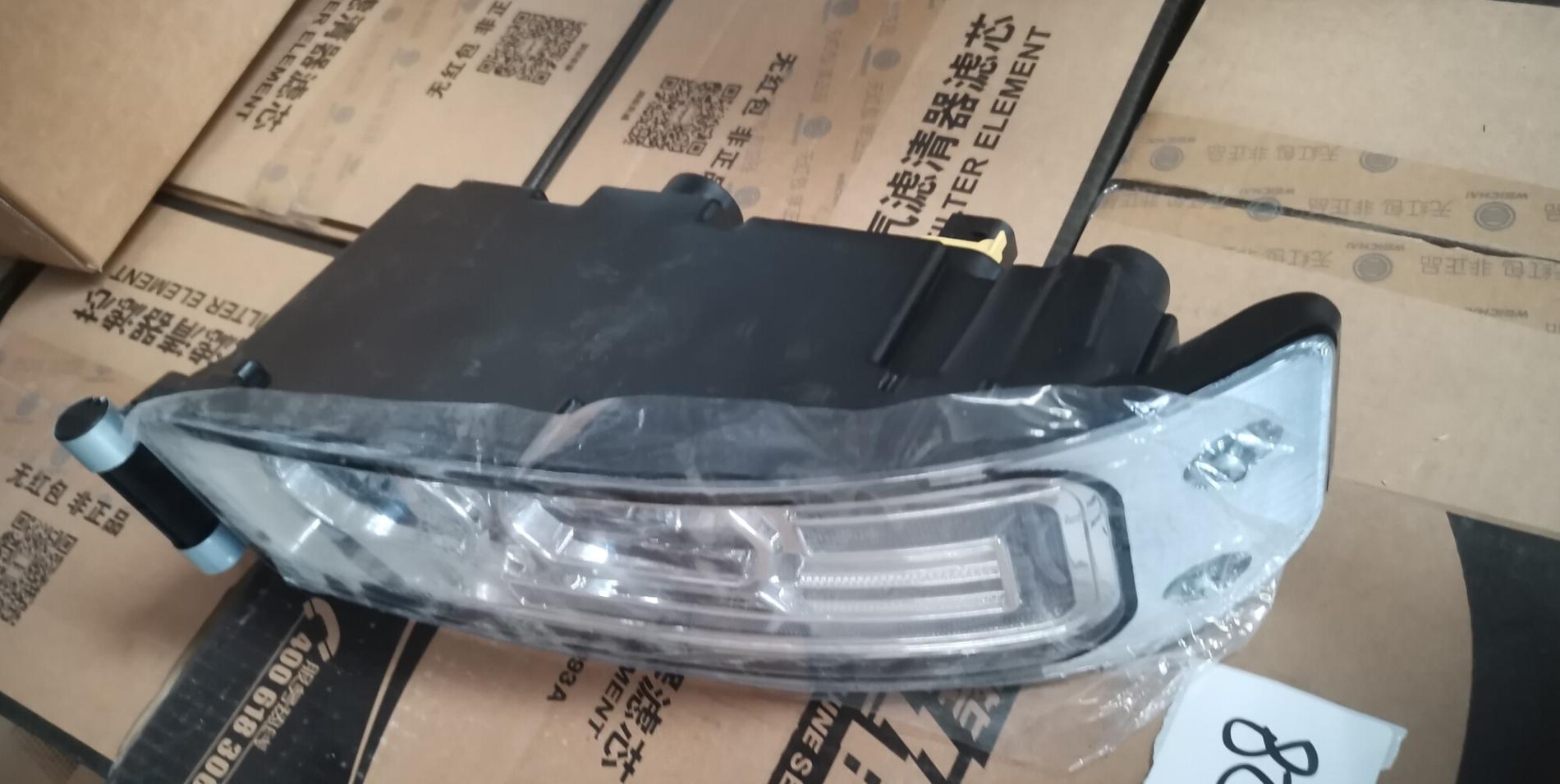 Фара передняя противотуманная левая HOWO SITRAK T5G 811W25320-6003 КОПИЯ