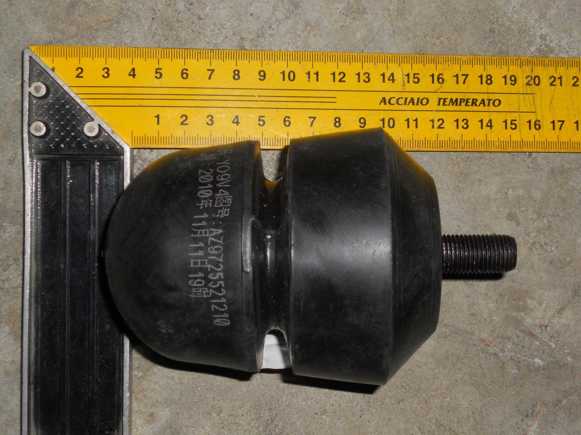 Подушка рессоры передняя круглая HOWO AZ9725521210