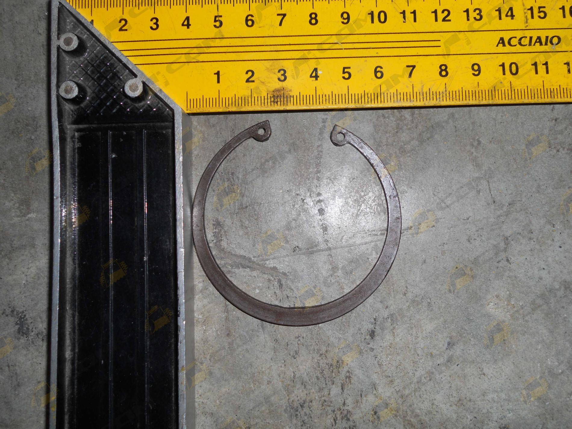 Кольцо стопорное на крестовину d=62 HOWO 99100310704