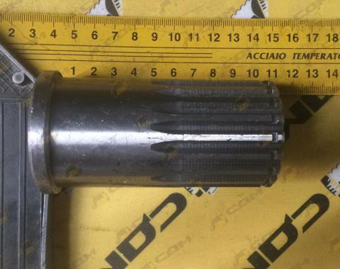 Вал привода насоса CDM833 YJ315S-2-00017