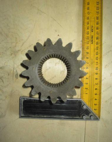 Шестерня полуоси бортового редуктора CDM833 LG30.F04402A